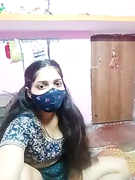 Snapshot of Cute-Simmi chatting on 12.10.24 Cute-Simmi online show from 12.10.24