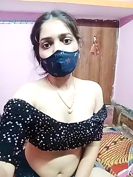 Snapshot of Cute-Simmi chatting on 12.17.24 Cute-Simmi online show from 12.17.24