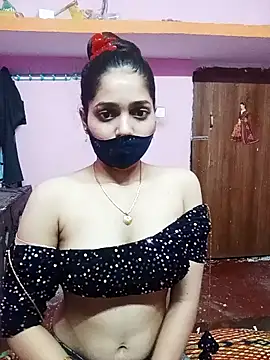 Snapshot of Cute-Simmi chatting on 12.24.24 Cute-Simmi online show from 12.24.24