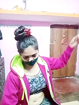 Snapshot of Cute-Simmi chatting on 12.25.24 Cute-Simmi online show from 12.25.24