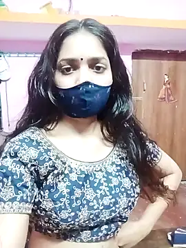 Snapshot of Cute-Simmi chatting on 01.06.25 Cute-Simmi online show from 01.06.25