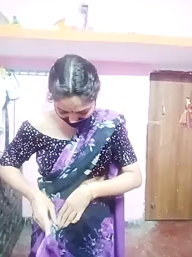 Snapshot of Cute-Simmi chatting on 01.12.25 Cute-Simmi online show from 01.12.25