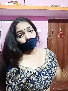 Snapshot of Cute-Simmi chatting on 01.15.25 Cute-Simmi online show from 01.15.25