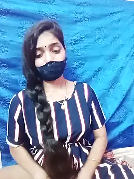 Snapshot of Cute-Simmi chatting on 01.19.25 Cute-Simmi online show from 01.19.25