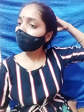 Snapshot of Cute-Simmi chatting on 01.25.25 Cute-Simmi online show from 01.25.25