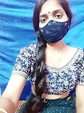 Snapshot of Cute-Simmi chatting on 01.28.25 Cute-Simmi online show from 01.28.25