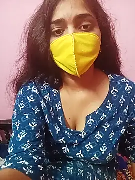 Snapshot of Cute-Simmi chatting on 12.17.25 Cute-Simmi online show from 12.17.25