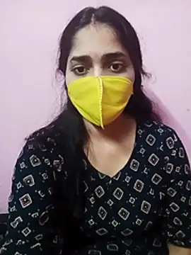 Snapshot of Cute-Simmi chatting on 12.18.25 Cute-Simmi online show from 12.18.25