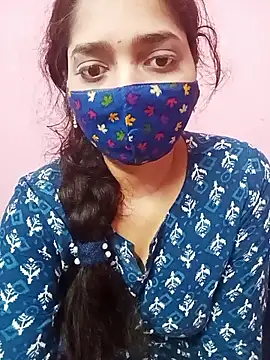 Snapshot of Cute-Simmi chatting on 12.21.25 Cute-Simmi online show from 12.21.25