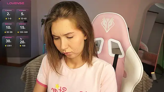 LinaSiren online show from 12.15.24