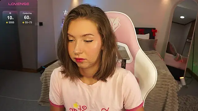 LinaSiren online show from 12.27.24