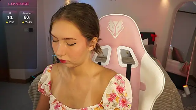 LinaSiren online show from 12.28.24