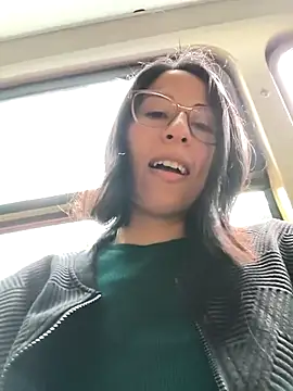 Snapshot of MirandaSingle chatting on 05.19.26 MirandaSingle online show from 05.19.26