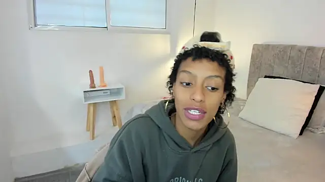 Snapshot of Zia_Green chatting on 06.10.26 Zia Green online show from 06.10.26