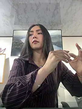 Amy Kiitty  online show from 07.17.26