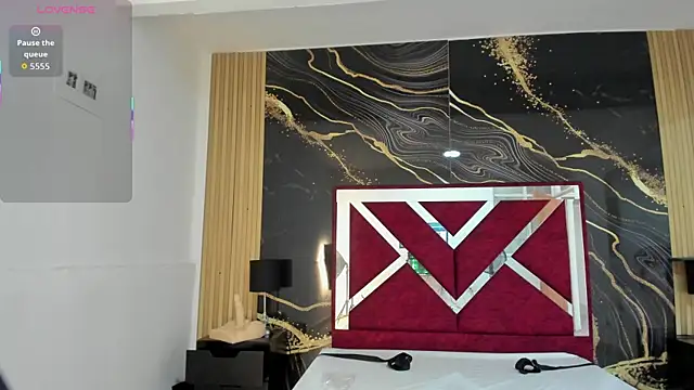 KarinaSimonz online show from 12.13.25