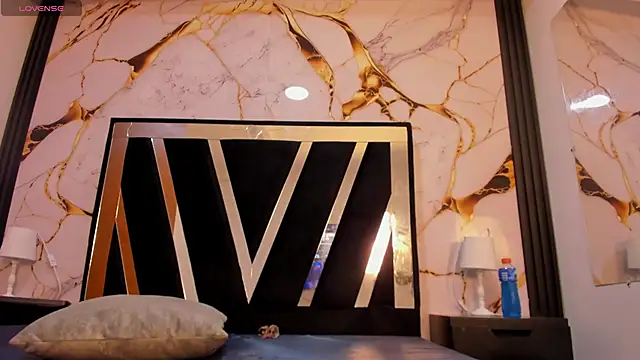 KarinaSimonz online show from 01.14.26