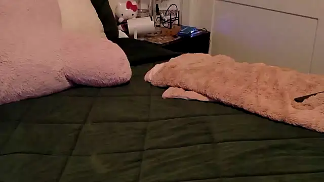 explosivekitty69 online show from 11.10.25