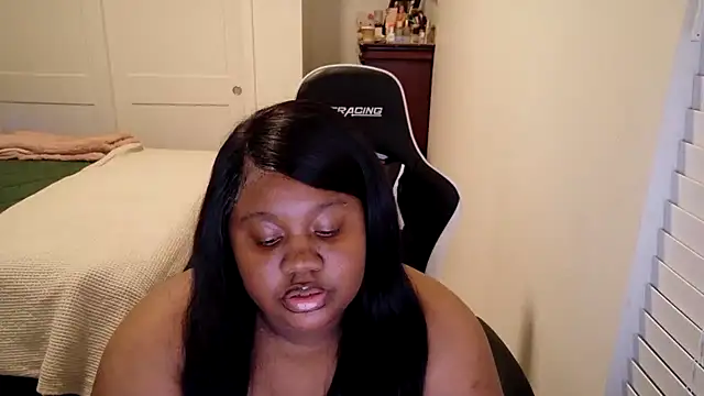 explosivekitty69 online show from 11.17.25