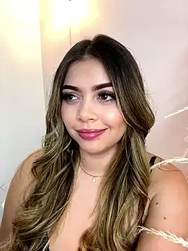 thaliafox  online show from 12.02.24