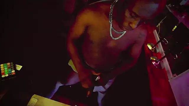 Snapshot of Pressure69mee chatting on 02.02.25 Pressure69mee online show from 02.02.25