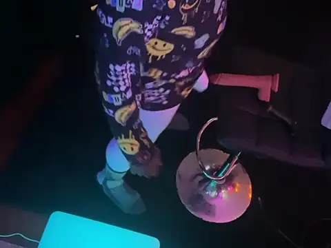 Snapshot of Pressure69mee chatting on 02.14.25 Pressure69mee online show from 02.14.25