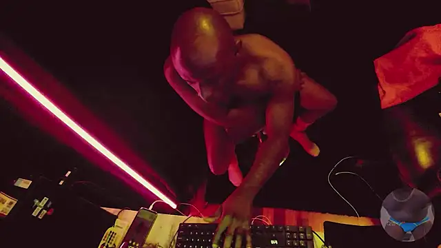 Snapshot of Pressure69mee chatting on 02.26.25 Pressure69mee online show from 02.26.25