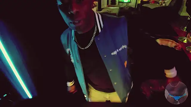 Snapshot of Pressure69mee chatting on 02.26.25 Pressure69mee online show from 02.26.25