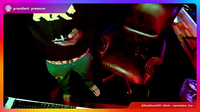 Snapshot of Pressure69mee chatting on 03.14.25 Pressure69mee online show from 03.14.25