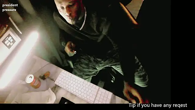 Snapshot of Pressure69mee chatting on 03.21.25 Pressure69mee online show from 03.21.25