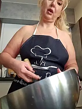 Snapshot of MariaRichi_ chatting on 02.27.25 MariaRichi  online show from 02.27.25