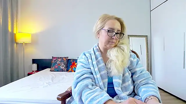 Snapshot of MariaRichi_ chatting on 03.07.25 MariaRichi  online show from 03.07.25