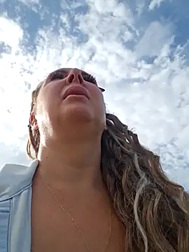 Snapshot of MariaRichi_ chatting on 09.09.25 MariaRichi  online show from 09.09.25