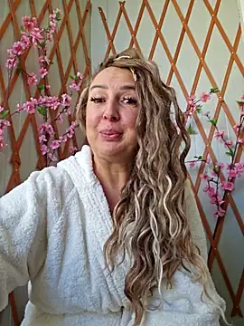 Snapshot of MariaRichi_ chatting on 09.11.25 MariaRichi  online show from 09.11.25