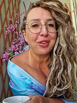 Snapshot of MariaRichi_ chatting on 09.20.25 MariaRichi  online show from 09.20.25