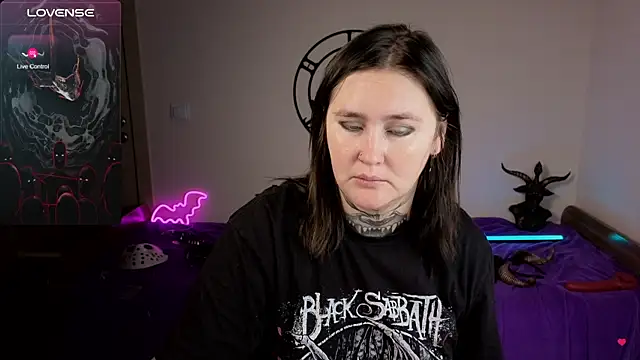 Snapshot of Emmybrightj_ chatting on 12.19.25 Emmybrightj online show from 12.19.25