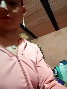 Snapshot of Rachhelle__ chatting on 01.07.25 Rachhelle online show from 01.07.25