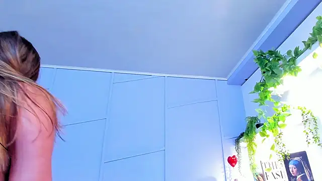 Snapshot of nathalie_rossel chatting on 10.14.25 nathalie rossel online show from 10.14.25