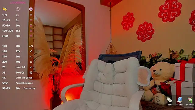 Snapshot of Hannah_williams1 chatting on 02.14.25 Hannah williams1 online show from 02.14.25