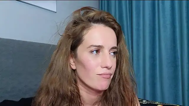 ElizaaXO online show from 12.25.24