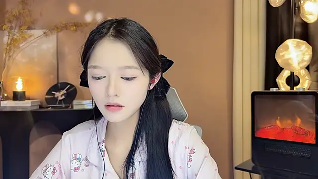 Snapshot of xiaodaibabyy chatting on 12.08.24 xiaodaibabyy online show from 12.08.24