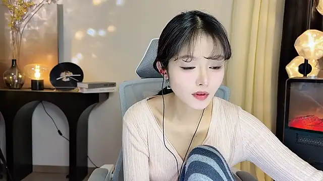 Snapshot of xiaodaibabyy chatting on 02.04.25 xiaodaibabyy online show from 02.04.25