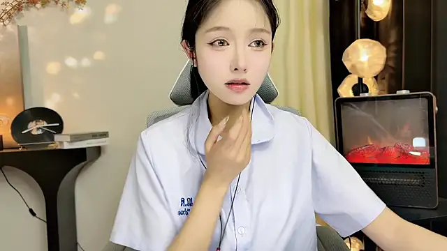 Snapshot of xiaodaibabyy chatting on 02.05.25 xiaodaibabyy online show from 02.05.25