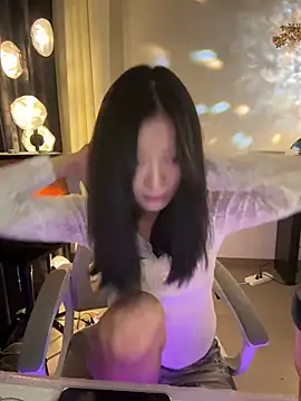 xiaodaibabyy online show from 02.21.25