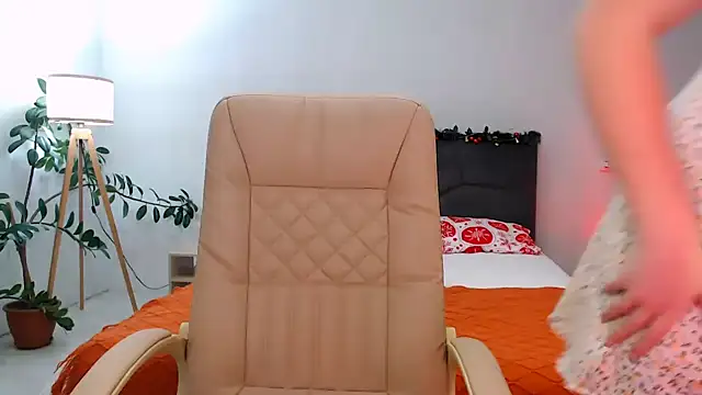 Snapshot of NaughtyNylonFeet chatting on 12.20.24 NaughtyNylonFeet online show from 12.20.24