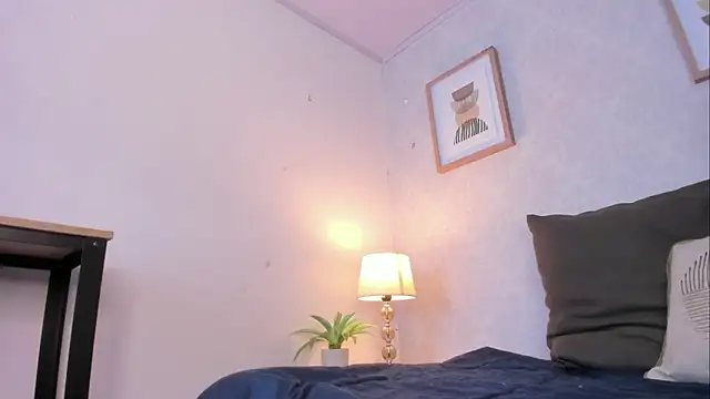 Caroline dh online show from 04.29.26