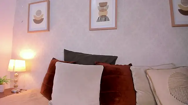 Caroline dh online show from 05.20.26