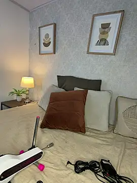 Caroline dh online show from 05.25.26