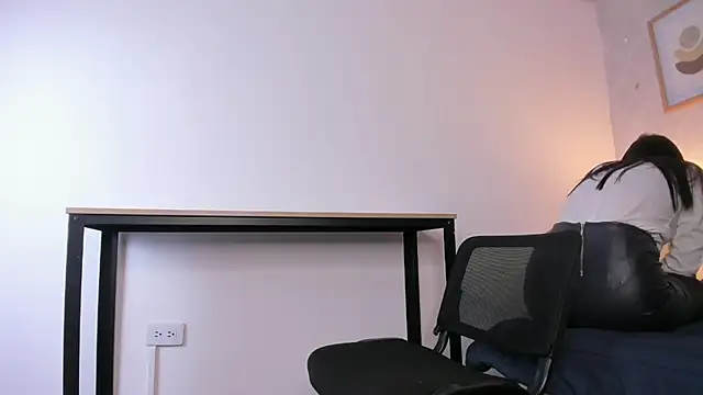 Caroline dh online show from 06.08.26