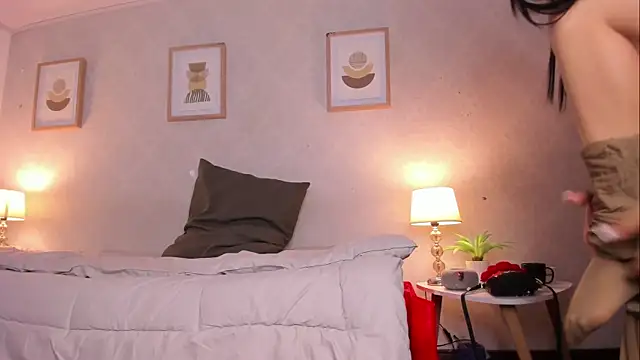Caroline dh online show from 07.23.26